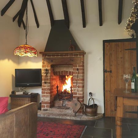 Delightful Cottage On The River Adur Close To Brighton & The Downs No Dogs Sorry Upper Beeding Esterno foto